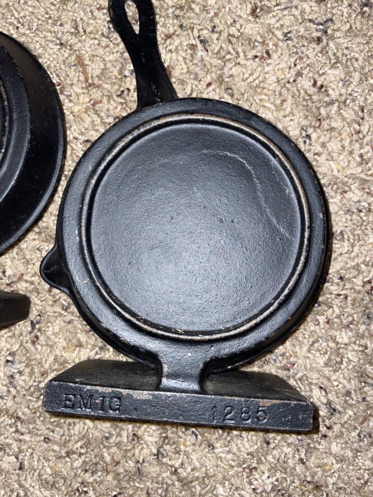 Cast Iron Skillet Pan Bookends Robert Emig 1285 eBay