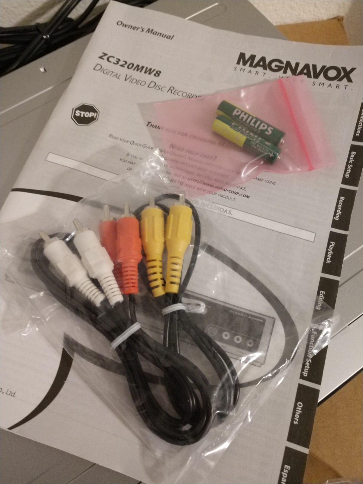 Magnavox DVD Recorder Player ZC320MW8 w/ OEM Remote, AV Cables, Manual