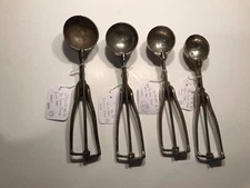 Antique Gilchrist Ice Cream Scoops (4) No. 30 Early 1900s Sizes 10 12 16 & 20 !!