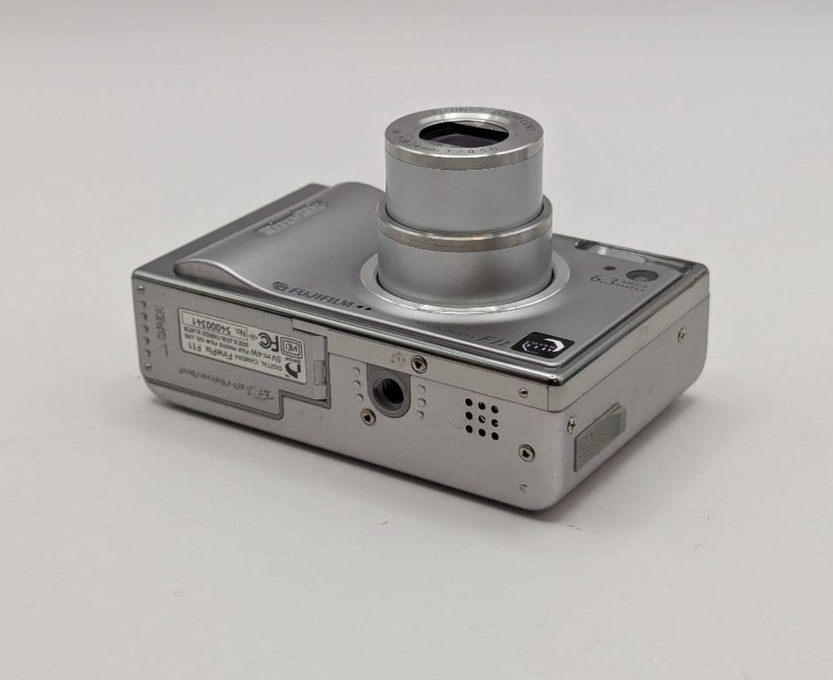 Fujifilm FinePix F11 Silver Digital Camera Super CCD Tested
