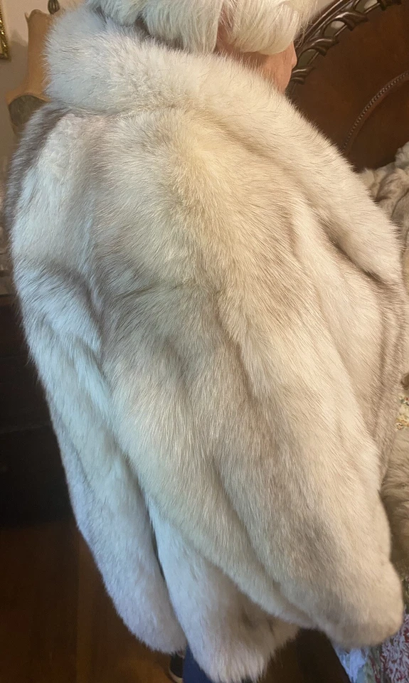 Fox Fur Luxury Jacket/coat By Saga Fox - Image 2 of 4