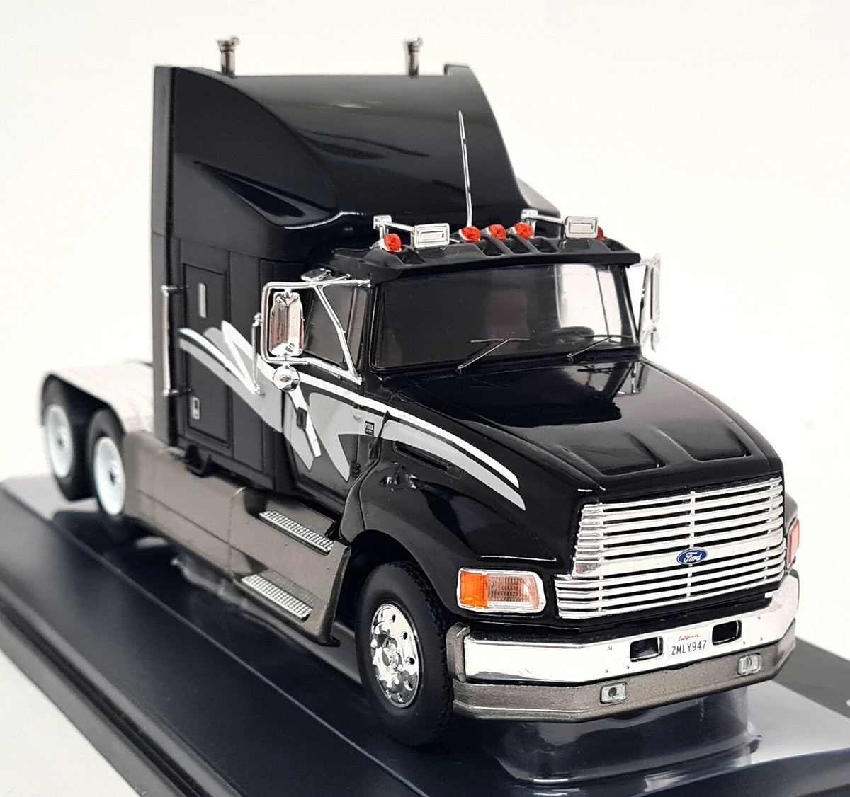 iXO 1/43 - Ford Aeromax 1990 Black Diecast Scale Model Truck