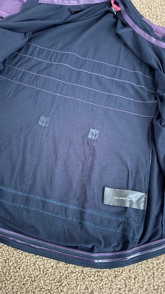 Chaqueta de ciclismo Rapha para hombre con aislamiento Brevet púrpura talla pequeña Foto 3 de 4