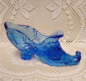 Mosser Glass CABBAGE ROSE SLIPPER in COLONIAL BLUE from 2000s