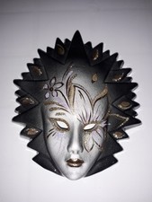 MASCHERA VENEZIANA ORIGINALE "SOLE" IN CERAMICA CON ORO E GLITTER anni'90, 12x14