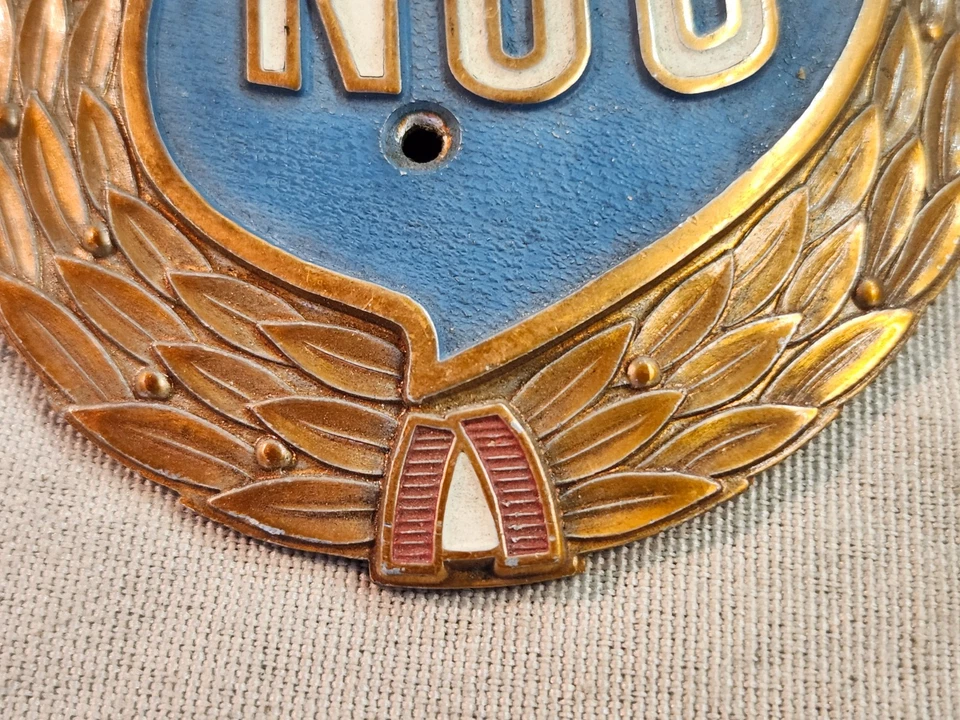 Insignia del tanque de combustible de gasolina NSU RIGHT Super Max 250 Maxi Super Fox Lux Corona de laurel Foto 2 de 4