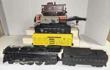 LIONEL POST-WAR O GAUGE 2055 STEAM LOCO W/6026W WHISTLE TENDER & 4 FREIGHT CARS