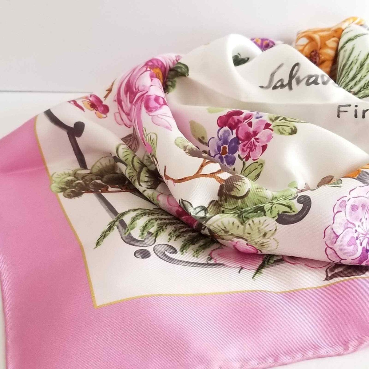 Salvatore Ferragamo Ceramica Print Silk Square Scarf Avorio