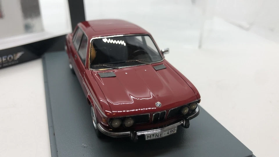NEO SCALE MODELS 43490 BMW 2800    SCALA 1:43 - Immagine 4 di 4