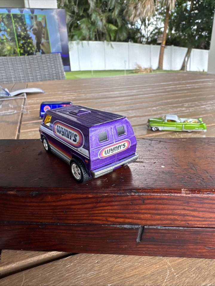 Hot Wheels Wynn’s Super Van - Púrpura - CASI COMO NUEVA - De colección Real Riders Foto 2 de 4