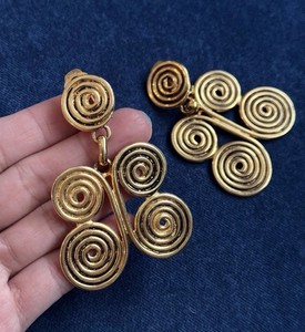 Authentic Rare 1980s Yves Saint Laurent Vintage Gold Plated Metal Spiral Clip-On Earrings.