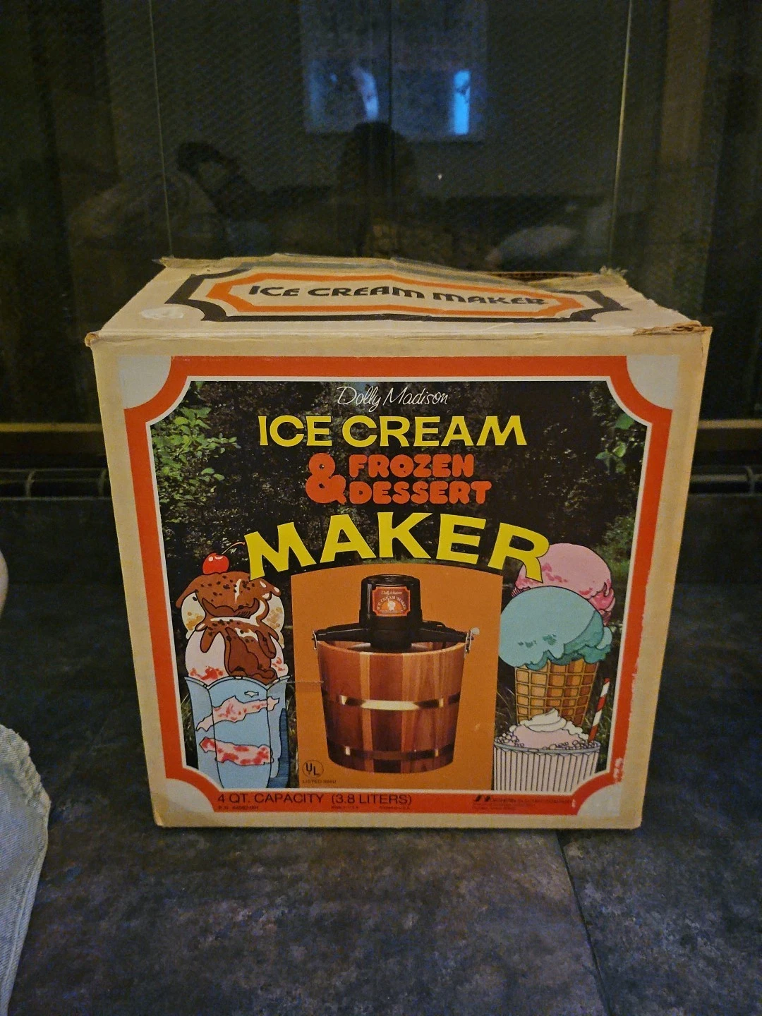 Dolly Madison Vintage Electric Ice Cream & Frozen Dessert Maker 4qt. Works!
Opens in a new window or