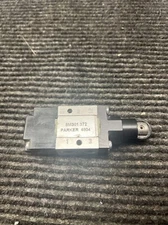 Parker 8M301.372 3Way Non-Lube Valve Roller/Spring Activator/Return 1/8" USED
