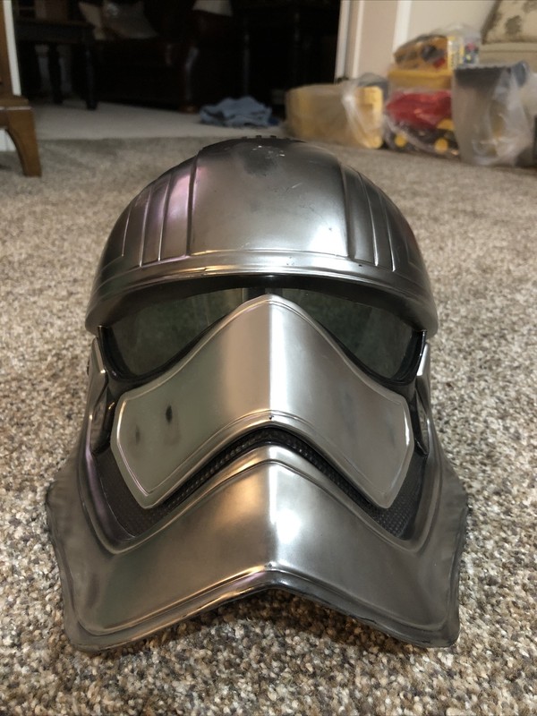 Star Wars CAPTAIN PHASMA Voice Changing Talking Helmet Mask,Disney Store