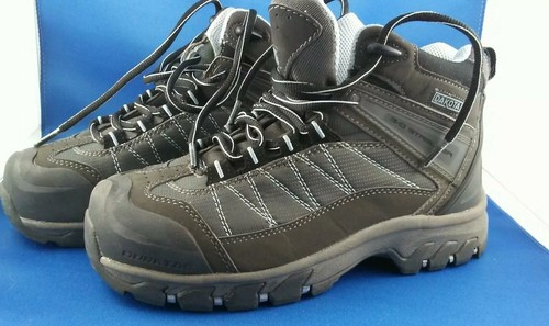 green patch safety shoes