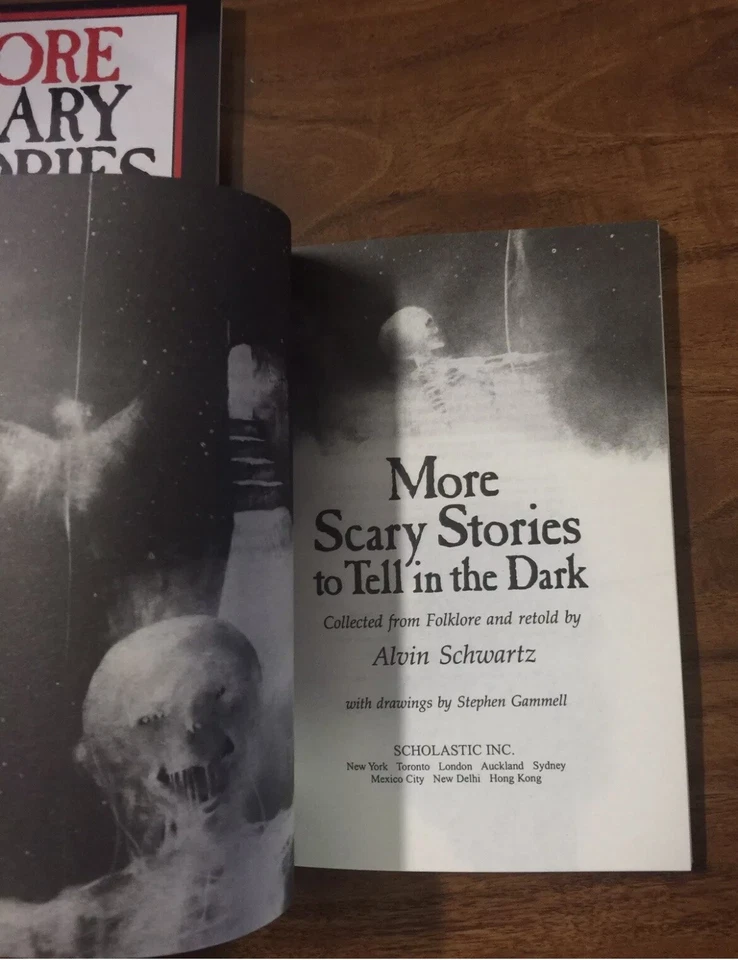 Scary Stories To Tell In the Dark Treasury Bk Set 1 2 3 Original Alvin Schwartz Foto 2 de 4