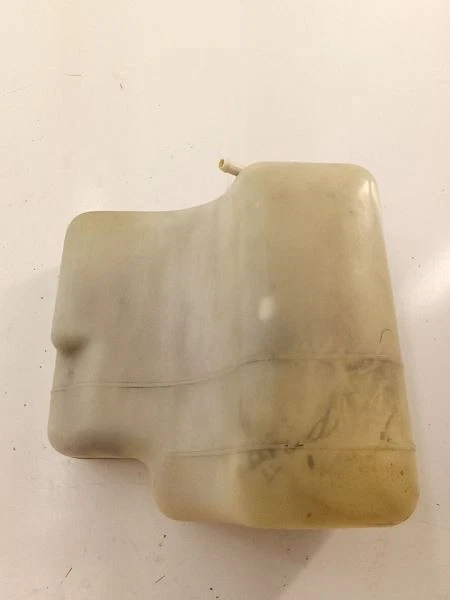 Mitsubishi Montero 2001 depósito de refrigerante contenedor bañera OEM  Foto 2 de 4