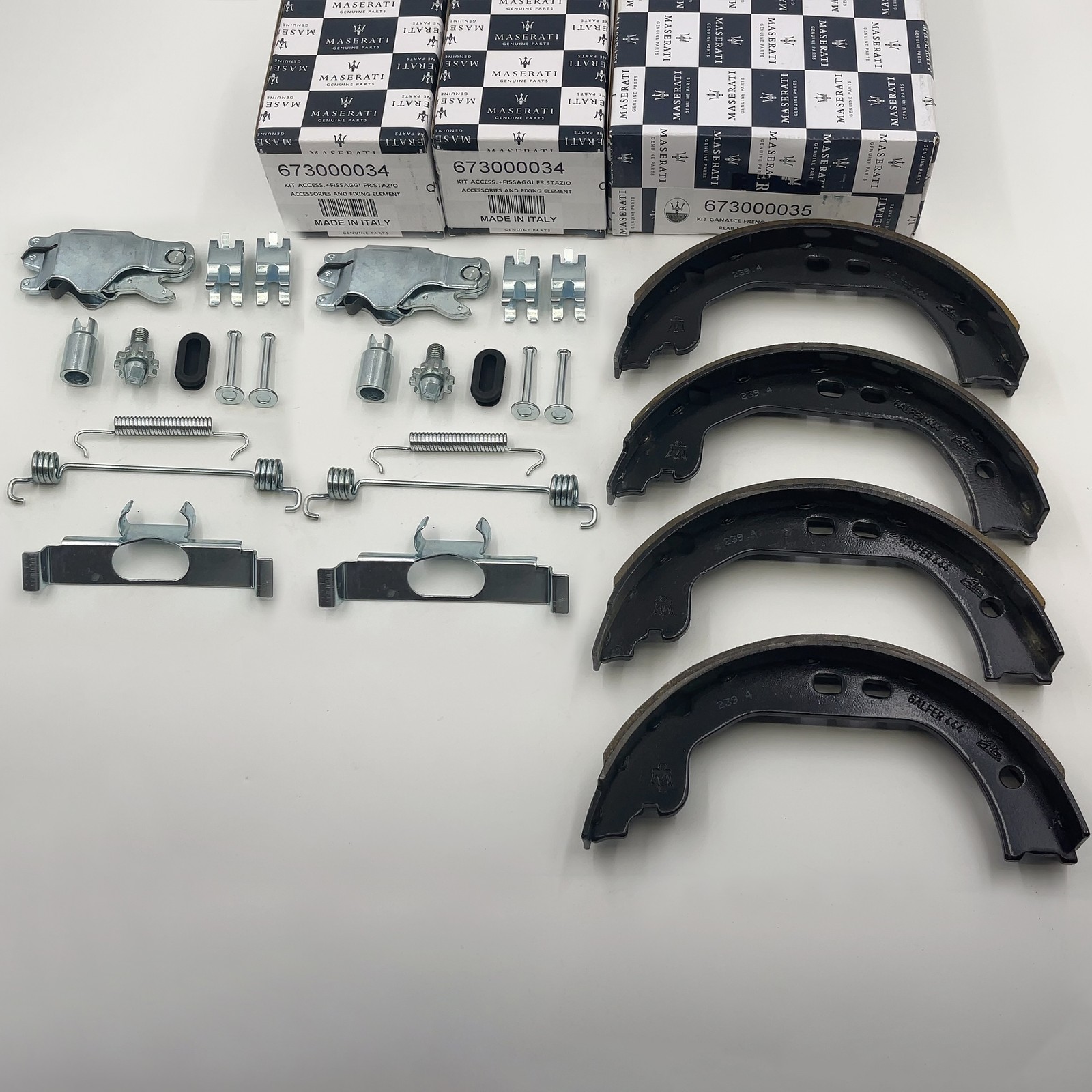 Emergency Brake Shoes w/ Hardware For Maserati Ghibli Quattroporte