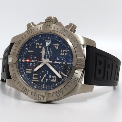 Breitling Avenger 