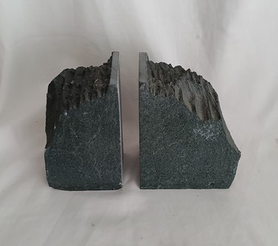 Paar alte schwere graue Schiefer Stein Mineral Muster Buchstützen Buchstützen 15cm