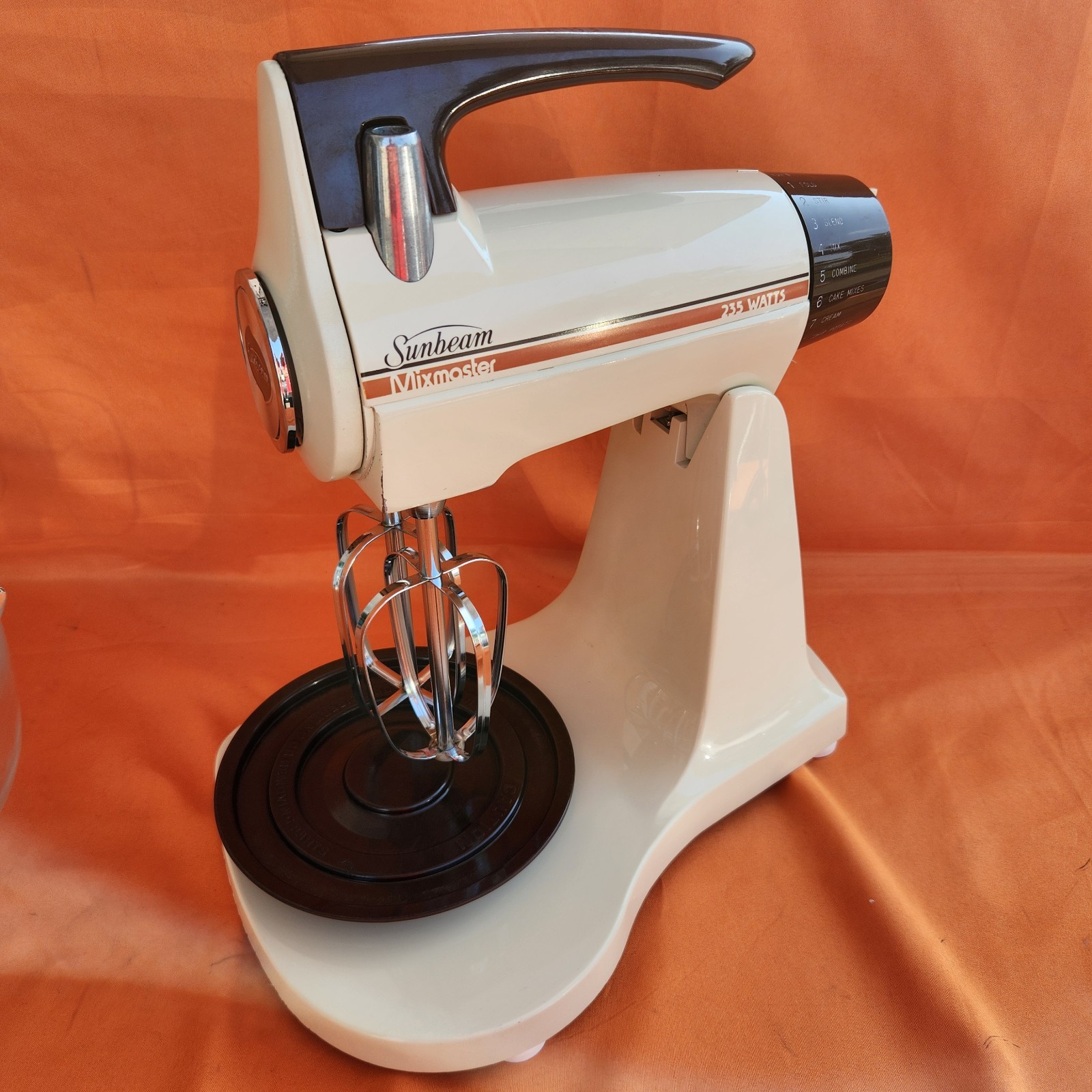 Vintage Sunbeam Mixmaster Stand Mixer with Bowls Beaters & Cord Model 1-7A