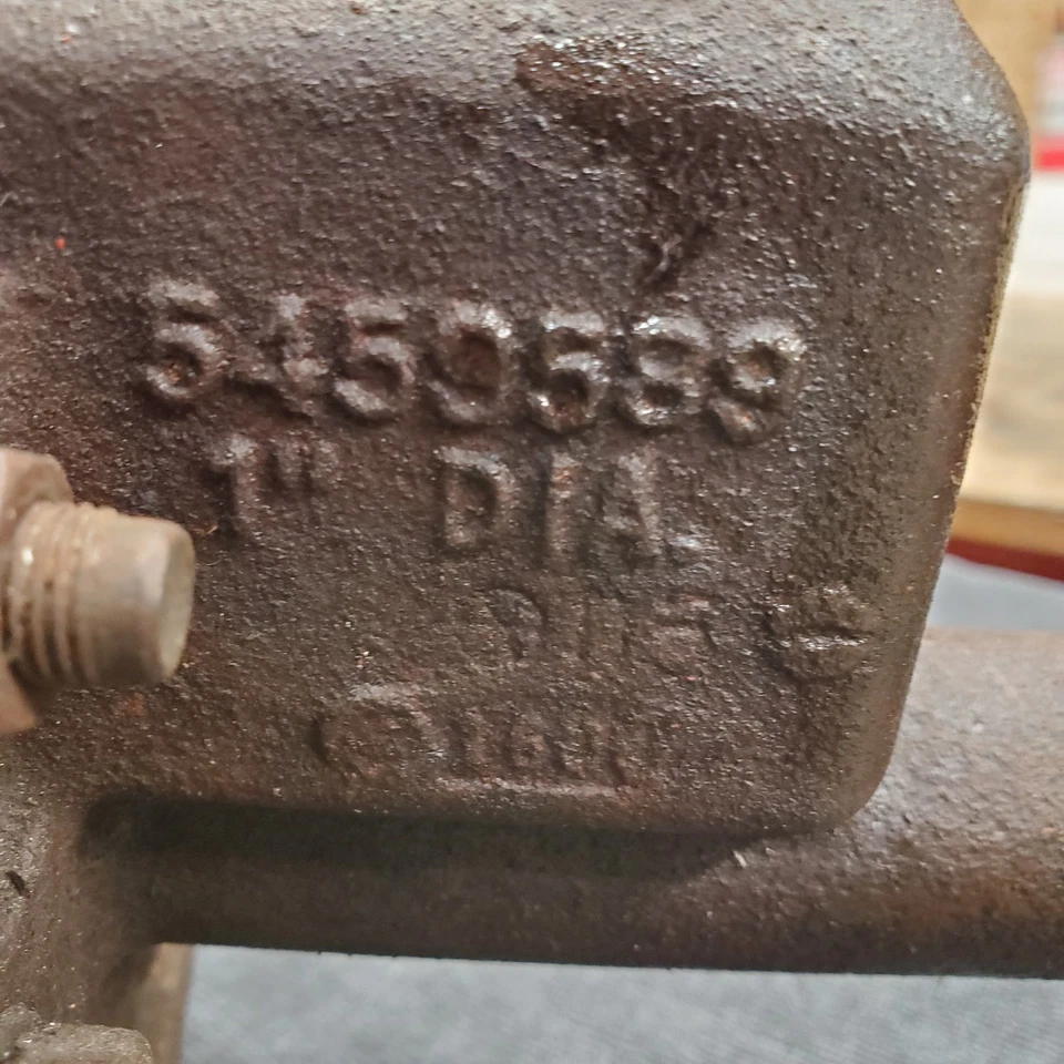 Elevador de freno/cilindro maestro único de un Buick Lesabre 1961, usado Foto 2 de 4