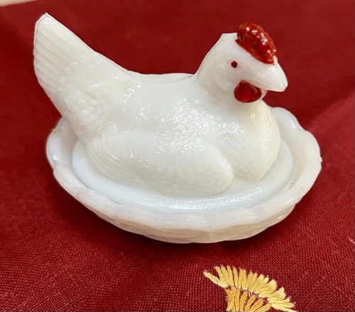 Vintage Westmoreland 3.5” Hen On Nest Covered Dish Milk Glass Red Comb