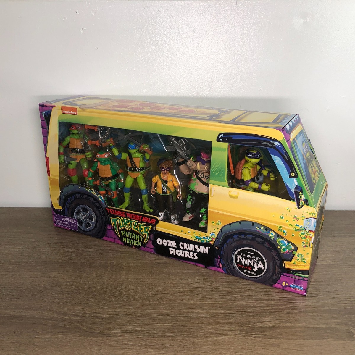 ドーナッツ TMNT Mutant Mayhem Ooze Cruisin Figures April O'neil Variant