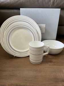 Spode Kara 4 Piece Place Setting. New in Box.