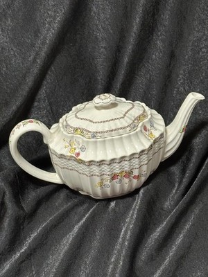 1940's spode teatpot in the cowlip pattern.