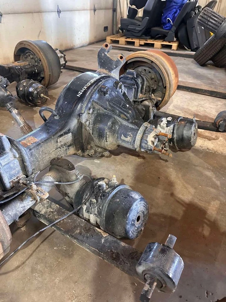 2018-2024 FREIGHTLINER CASCADIA 126 REAR SECOND AXLE COMPLETE QA6813504230 - Image 2 of 4