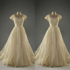 Lace Appliques Wedding Dresses with Short Sleeves Vintage Champagne Bridal Gowns
