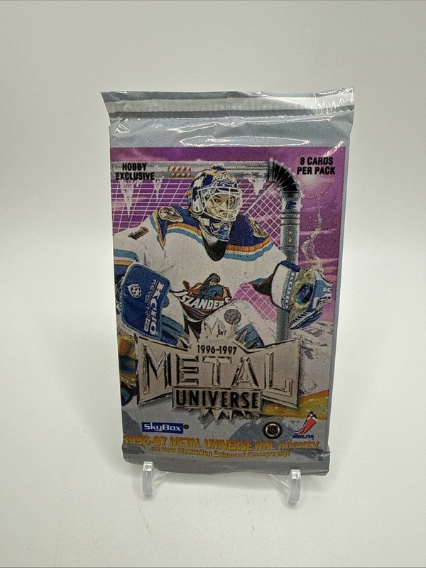 Fleer Metal Universe 1996-97 Hockey Sealed Hobby Pack