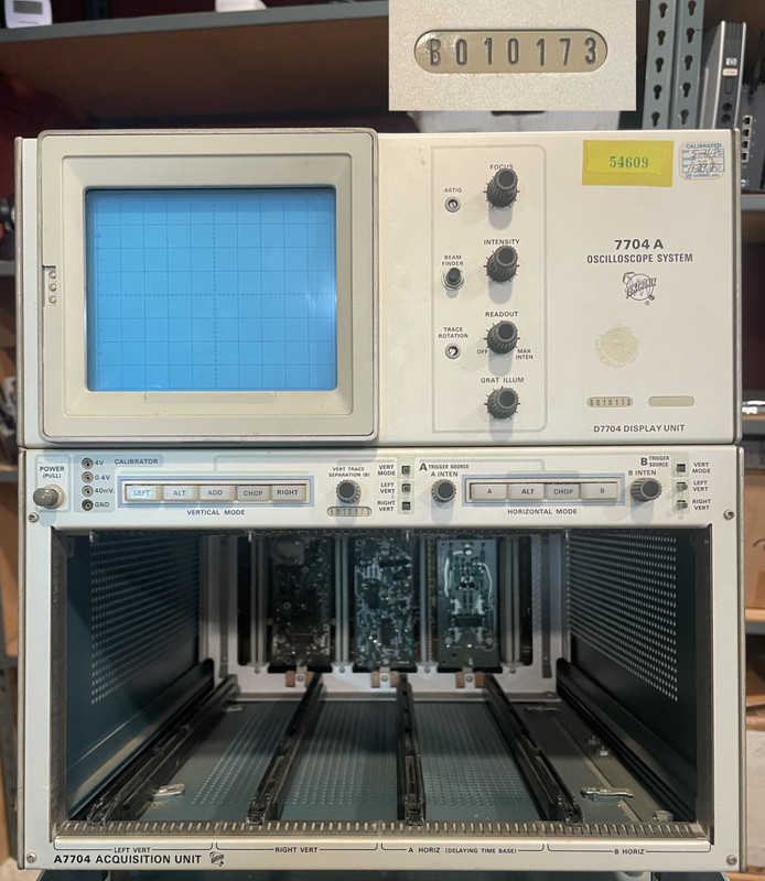 Tektronix 7704A Oscilliscope Main Frame
