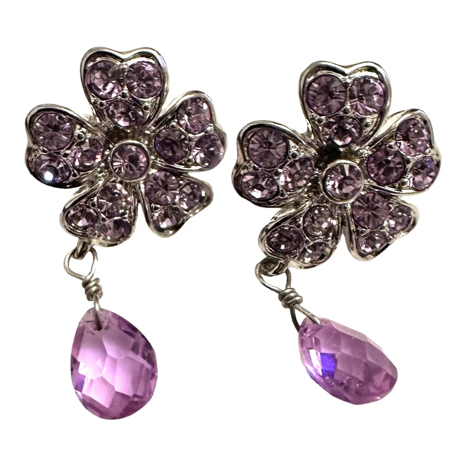 Pendientes perforados Monet de plata y cristal púrpura con flores Foto 2 de 4
