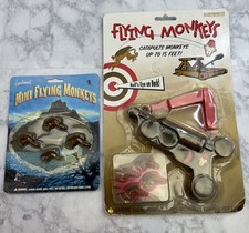 2007 Accoutrements “MINI FLYING MONKEYS” Catapult Launcher GAME Novelty Fun Toy