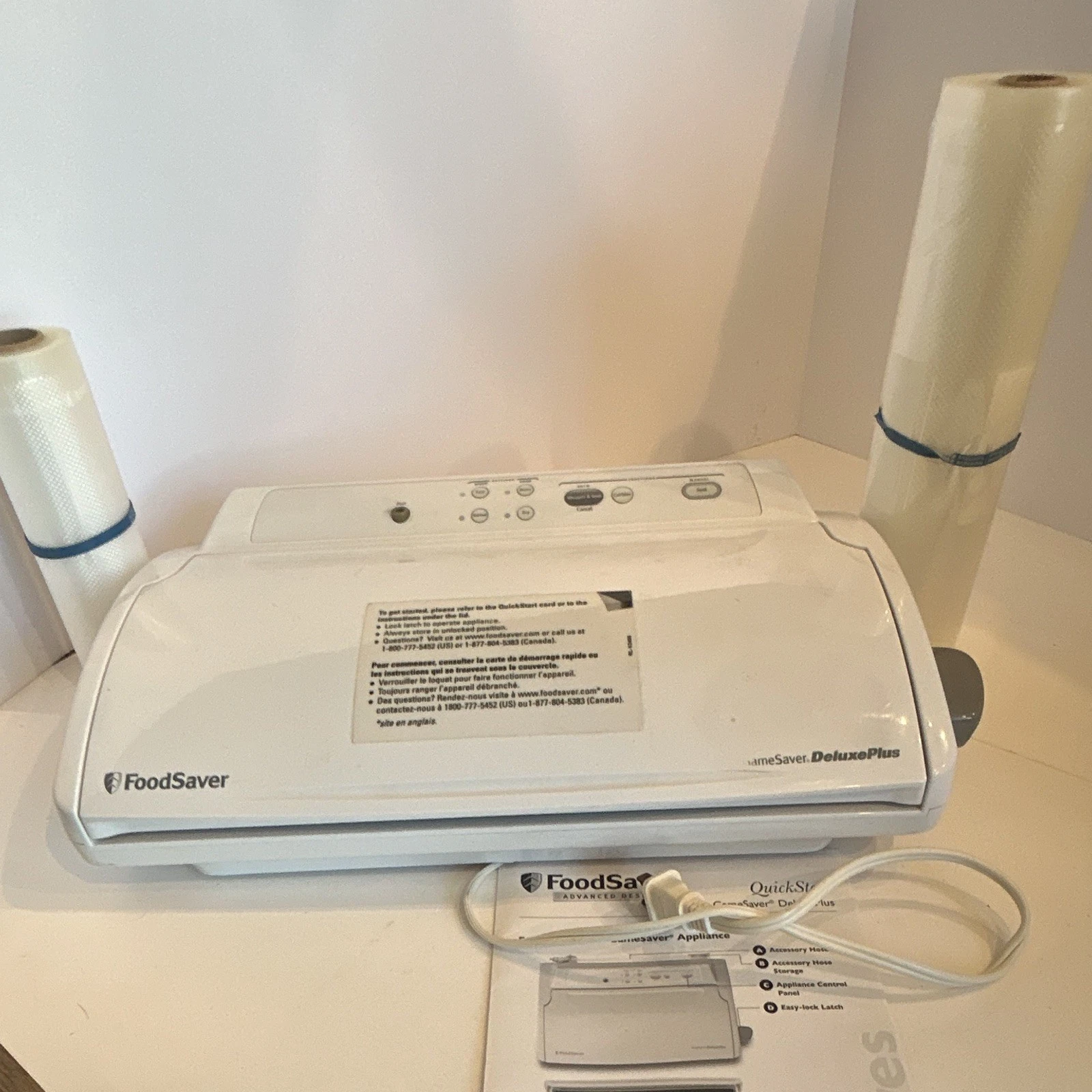 FoodSaver GameSaver DeluxePlus Vacuum Sealer White w/ Hose, 2 Rolls, Guide