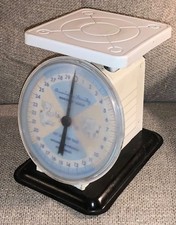 Vintage American Family Nursery Scale 30 Pound Weight Capacity