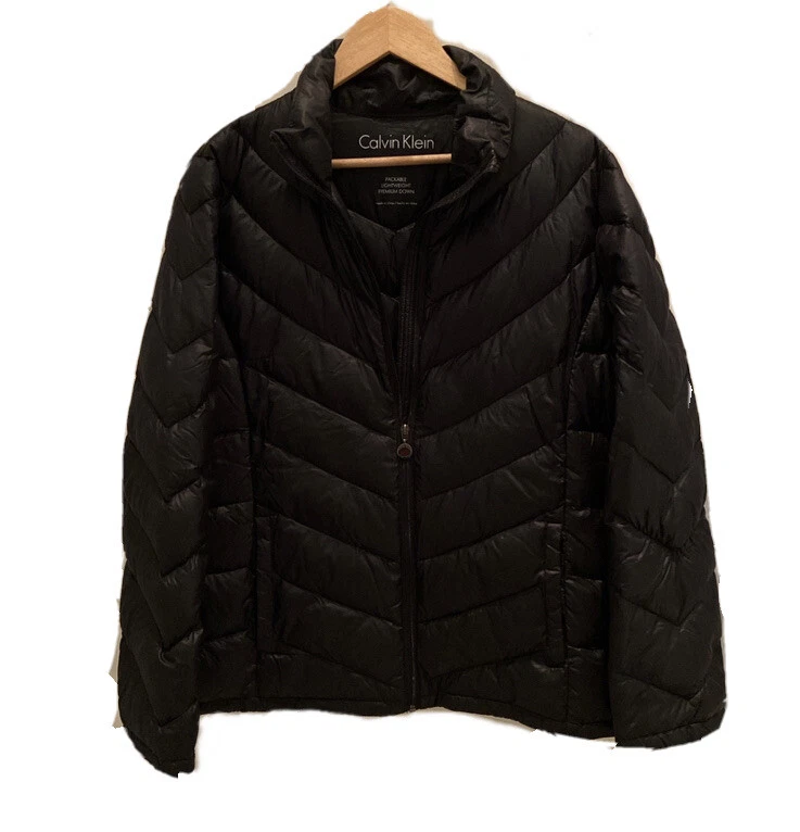 Calvin Klein packable lightweight premium down puffer jacket in black