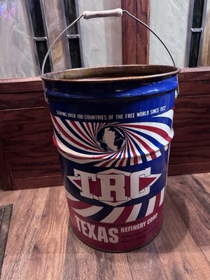 Vintage 1960s Authentic. Texas Refinery Corp. 7 Gallon Oil Drum Can w/ Handle