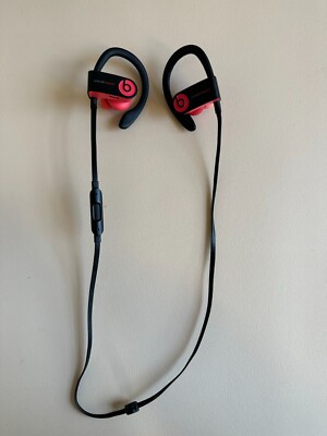 Beats by Dre Powerbeats Wireless Earphones - Black/Red Beats by Dre Powerbeats Wireless Earphones - Black/Red