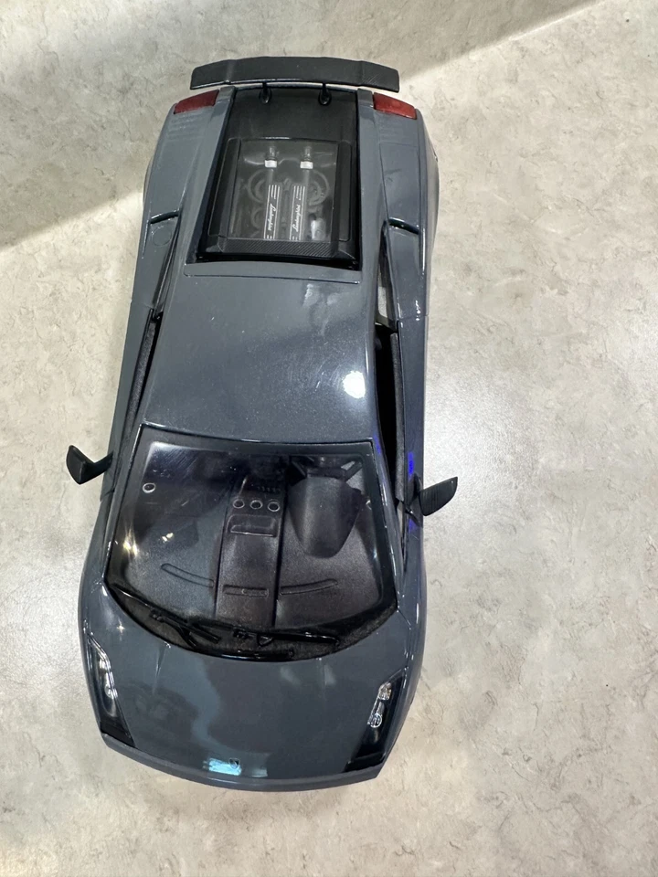 1/18 Diecast Model Car Lamborghini Gallardo Superleggera Grey by Motormax - Image 2 of 4