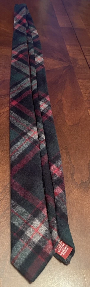 Corbata de cuello para hombre verde pingüino roja hecha a mano 50 % lana 50 % poliéster hecha en China Foto 3 de 4