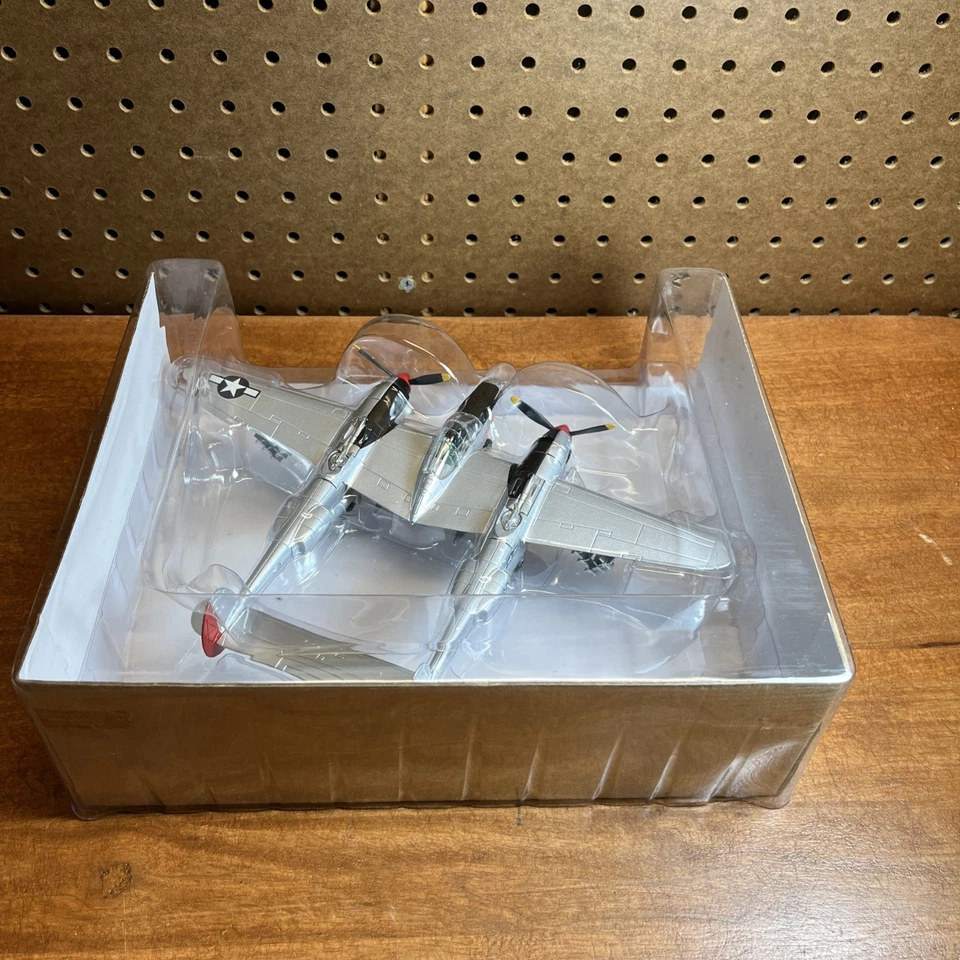 1/48 SpecCast P-38 Lightning Tiger Spirit Die cast Airplane 11" Wing 41007 - Image 4 of 4