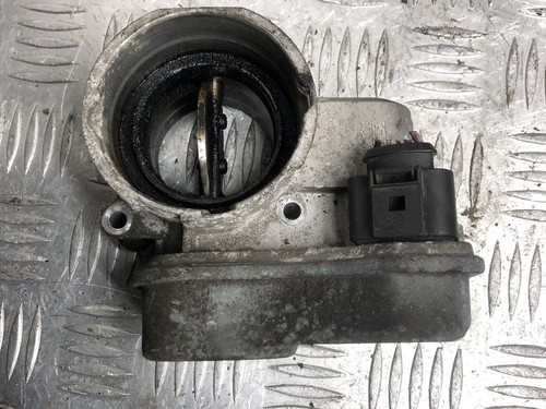 Volkswagen PASSAT B6 2006 Diesel 103kW Drosselklappenventil 03G128063B DRA67019