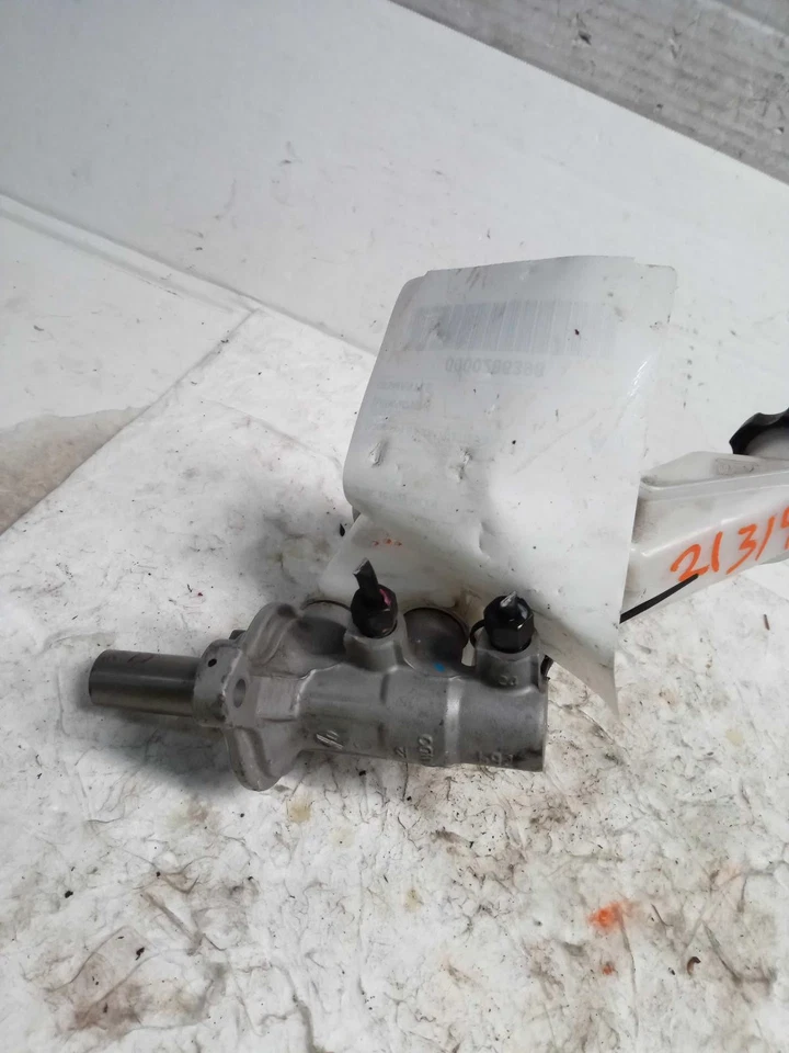 Cilindro maestro de freno usado se adapta a: Hyundai Santa Fe 2017 LWB grado A Foto 3 de 4