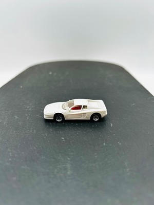 Monogram Models - 1:87 Ferrari Testarossa beige