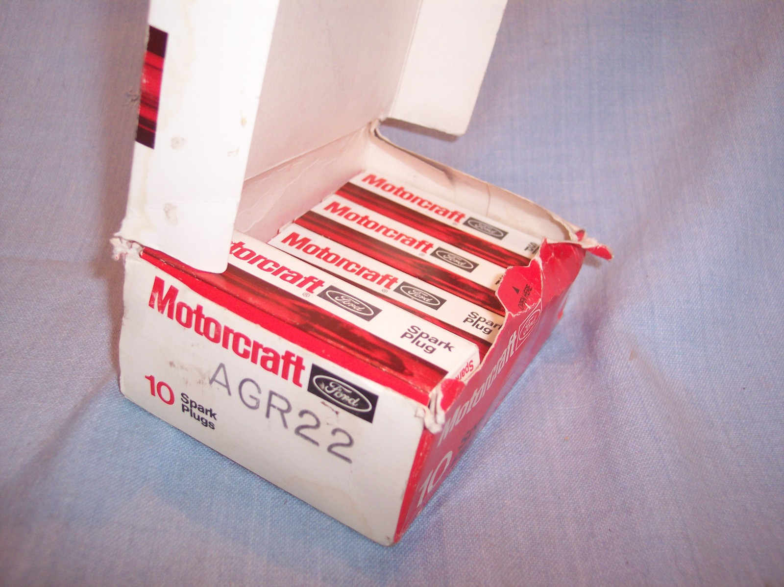 AGR 22 Motorcraft Spark Plugs SET OF 6 Spark Plugs New Old Stock