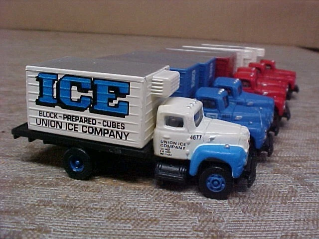 8 Mini Metals Box Delivery Trucks in N-Scale / N Gauge Truck Lot - Image 3 of 4