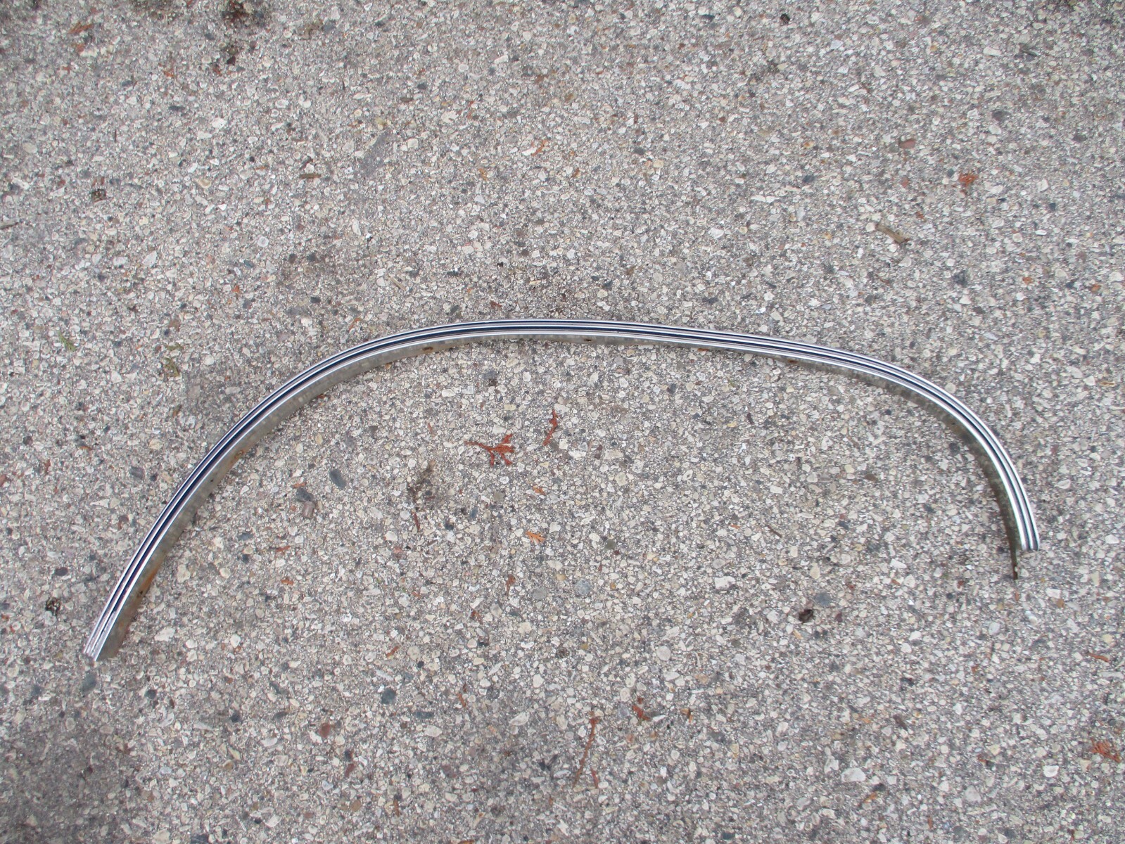 1968 Buick Electra 225 Wildcat LeSabre RH Passenger Side Front Wheel Well Trim